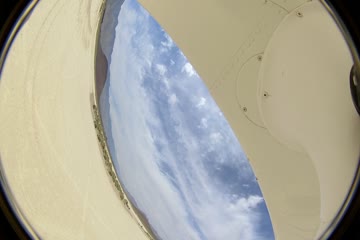 VID_20230323_110235_00_007.insv