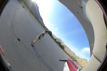 VID_20220527_185605_00_021.insv